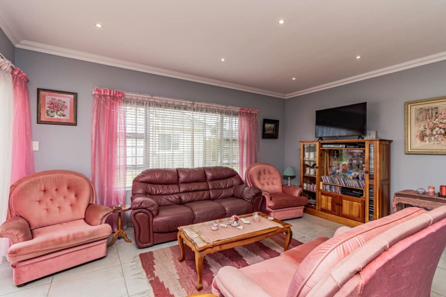 2 Bedroom Property for Sale in Heiderand Western Cape